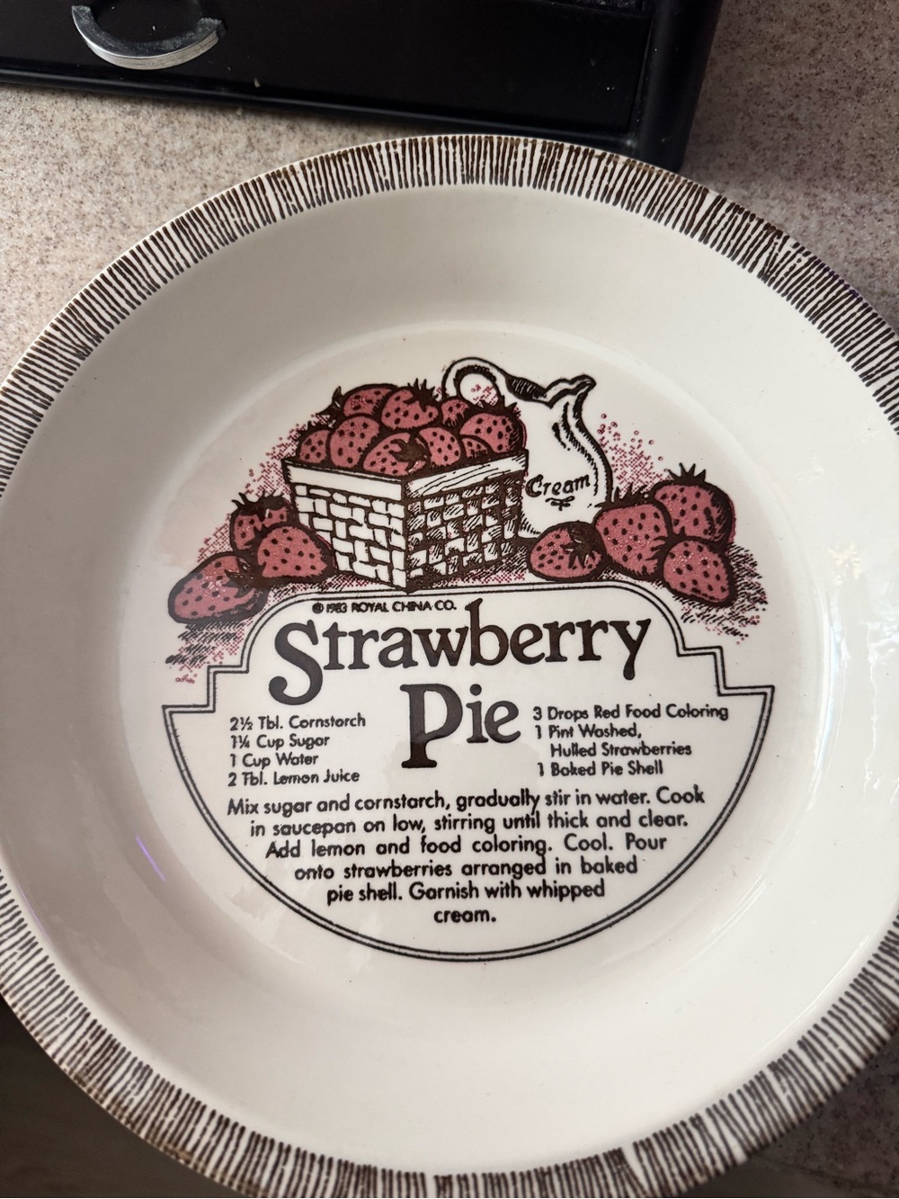Vintage Royal China Co. Strawberry Pie Serving Bowl 1983 EUC